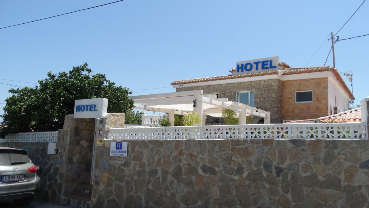 Hotel Casa Dia Y Noche 卡尔佩 外观 照片